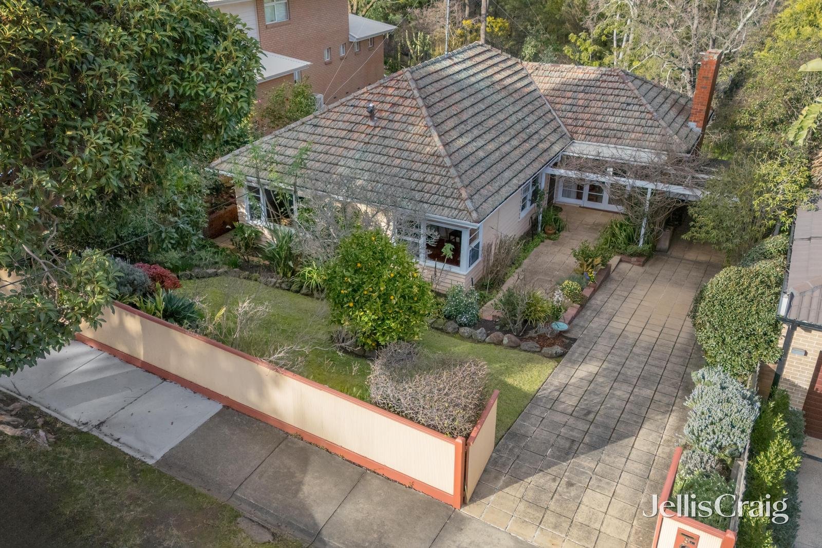 8 Brixton Rise, Glen Iris image 9