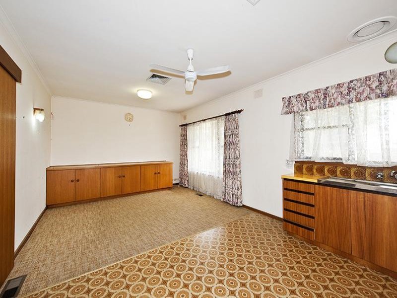 8 Broad Street, Greensborough image 6