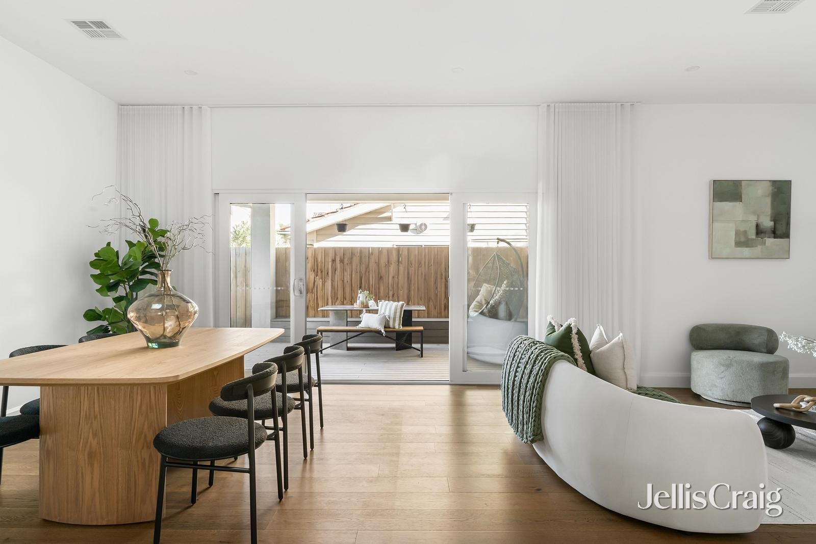 8 Brooklyn Avenue, Caulfield&nbsp;South image 3
