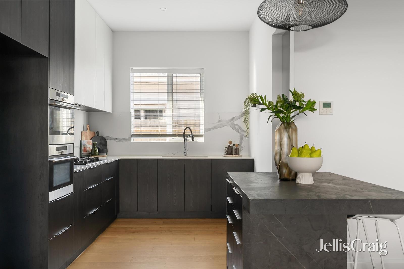 8 Brooklyn Avenue, Caulfield&nbsp;South image 5