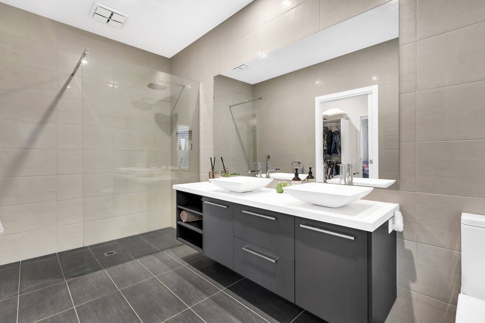 Property Gallery Thumbnail 14
