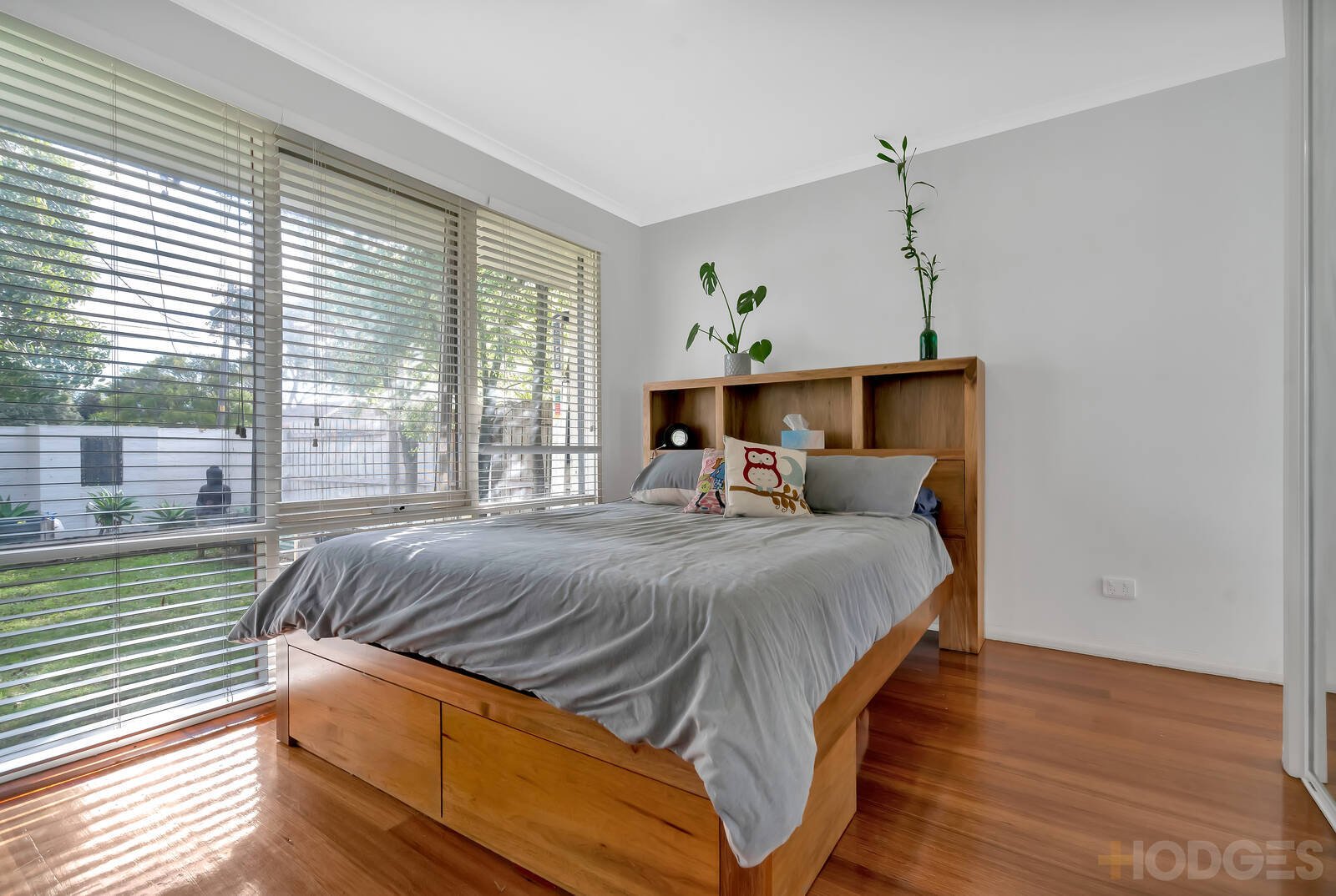 8 Bundora Parade Mentone