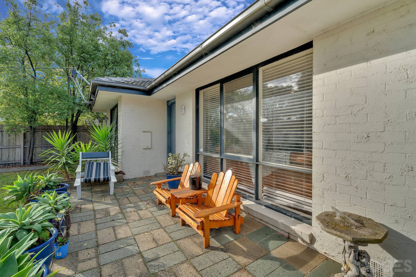 8 Bundora Parade Mentone