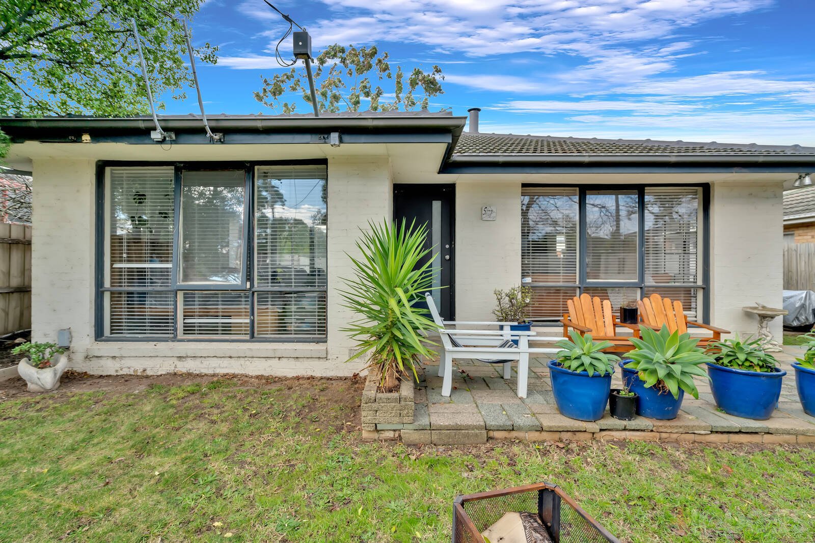 8 Bundora Parade Mentone