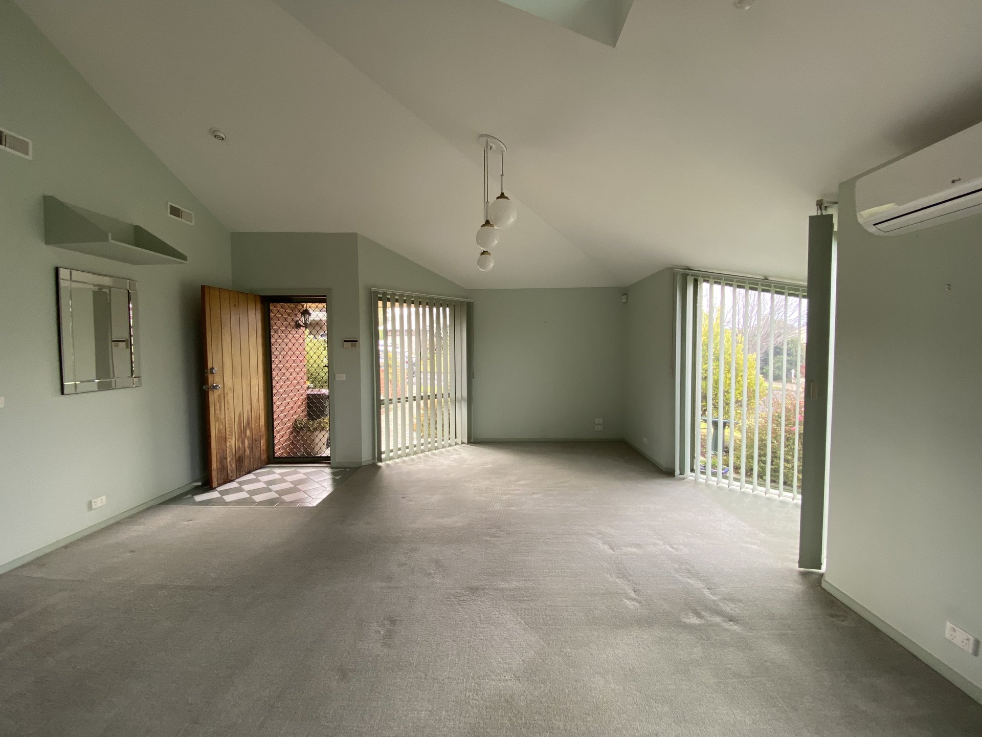 8 Burdekin Road, Highton image 2