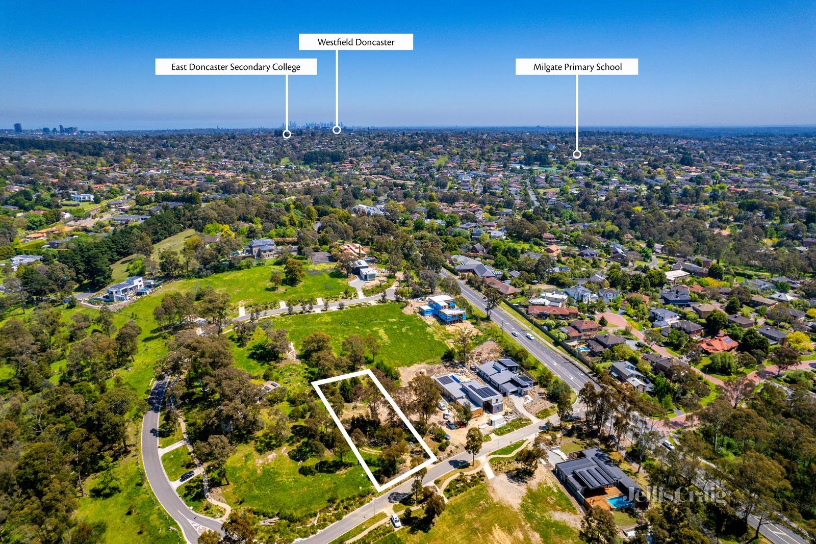 8 Bursaria Rise, Donvale image 3