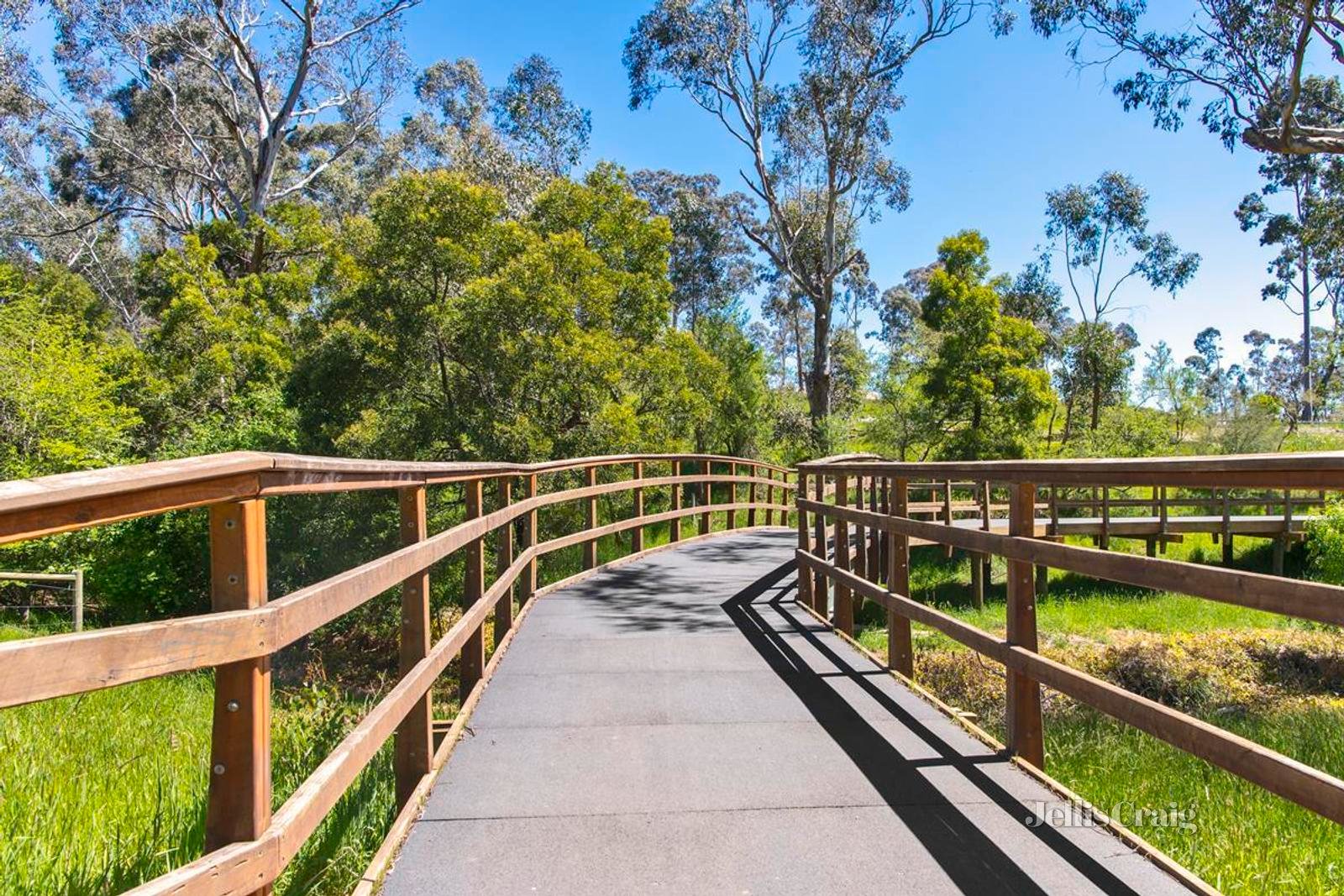 8 Bursaria Rise, Donvale image 7