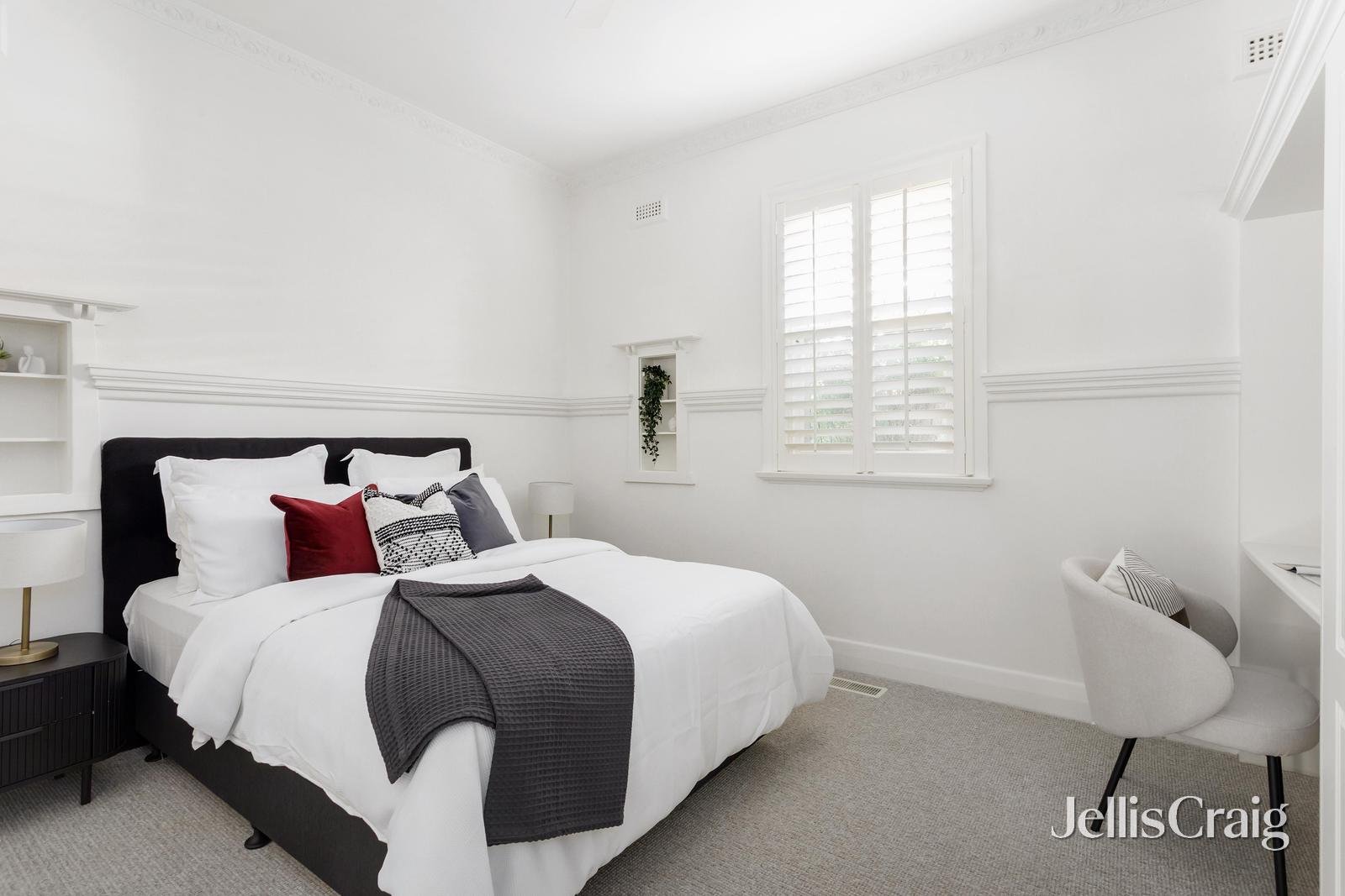8 Cairnes Crescent, Brighton image 16