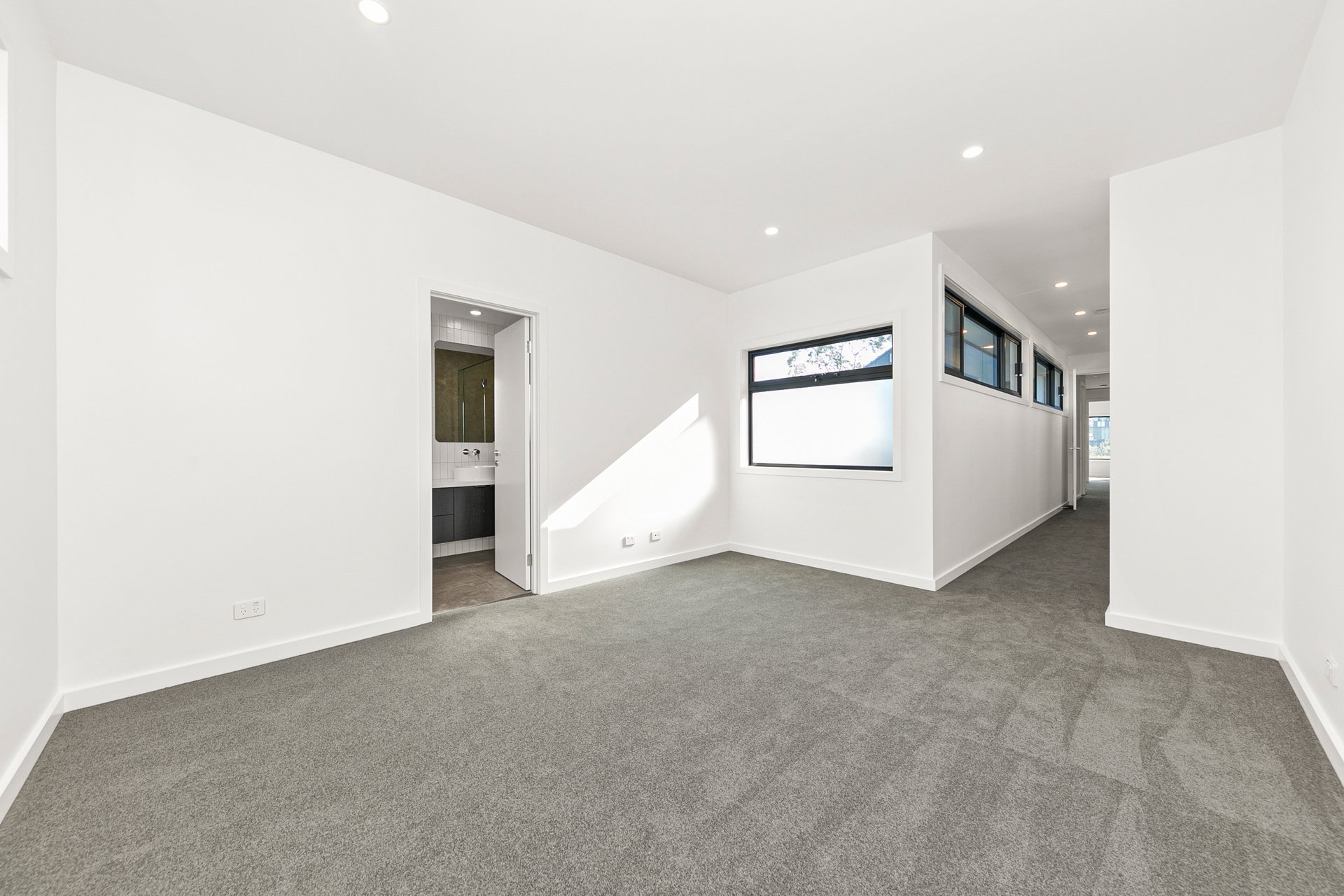 8 Calcutta Street, Mitcham image 4