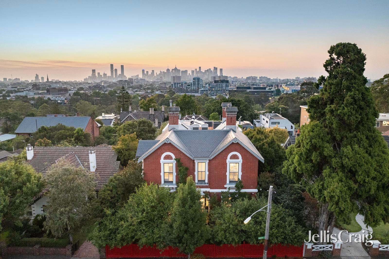 8 Calvin Street, Hawthorn image 2