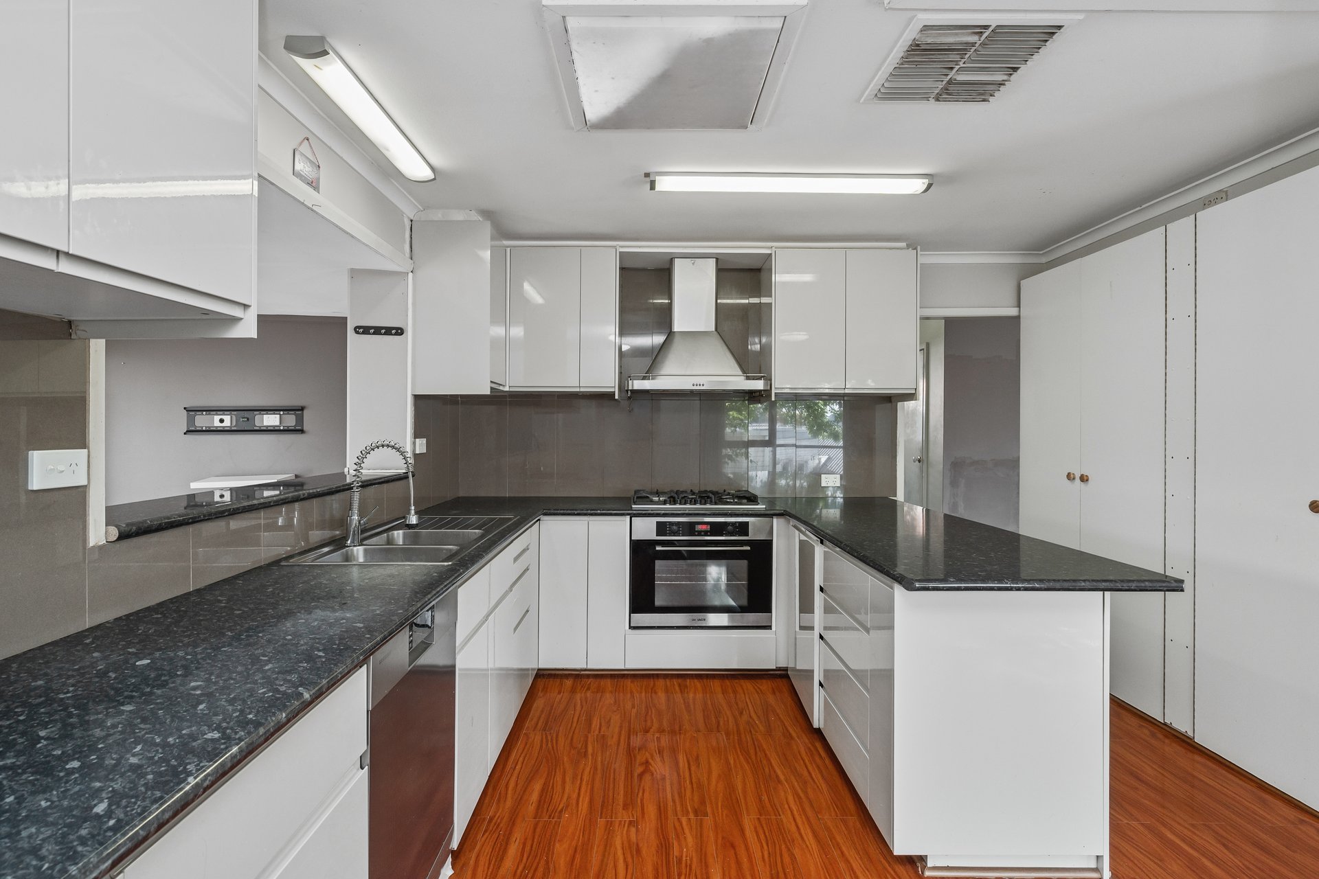 8 Carawa Street, Mooroolbark image 3