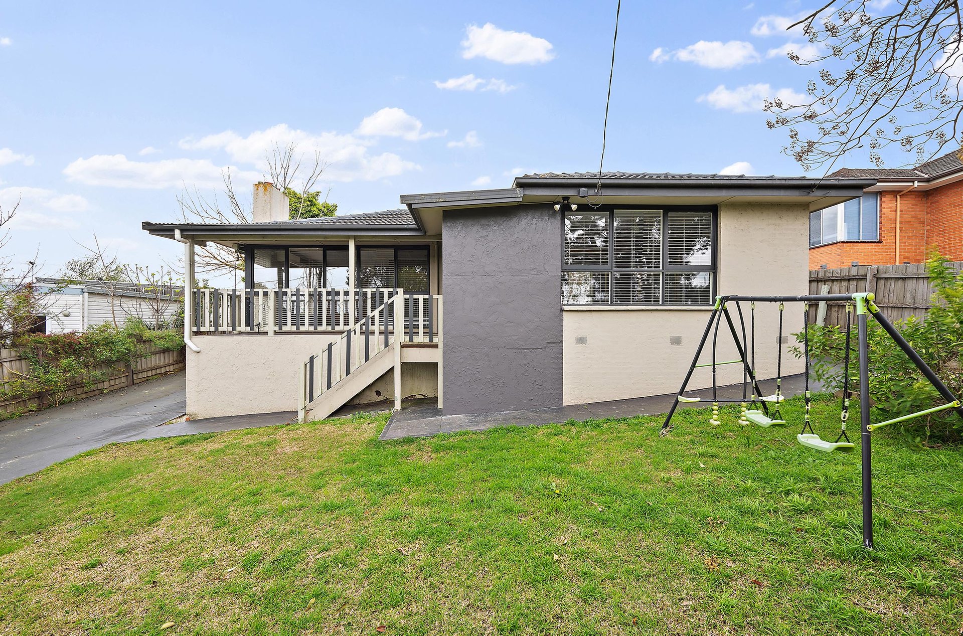 8 Carawa Street, Mooroolbark image 1
