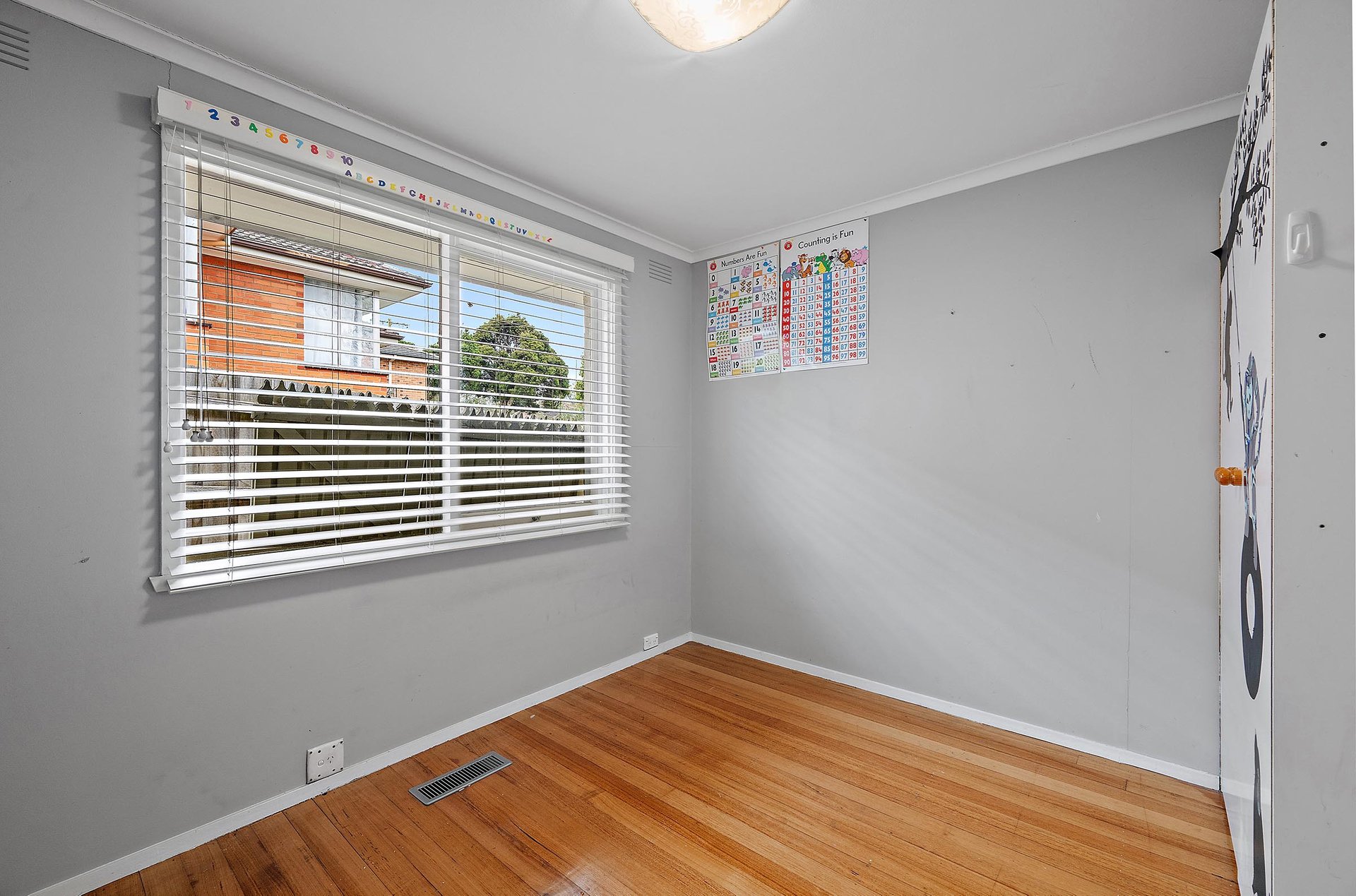 8 Carawa Street, Mooroolbark image 7