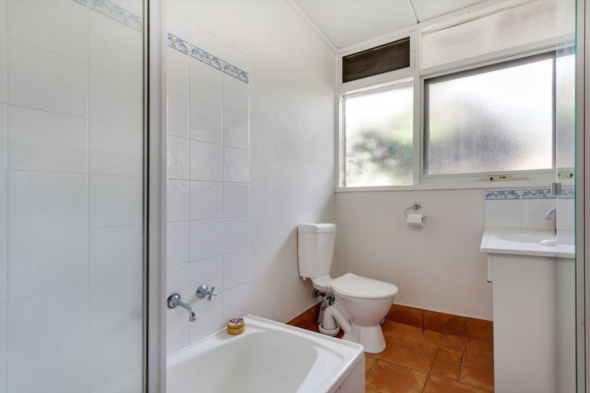 8 Carlyle Street, Croydon image 4