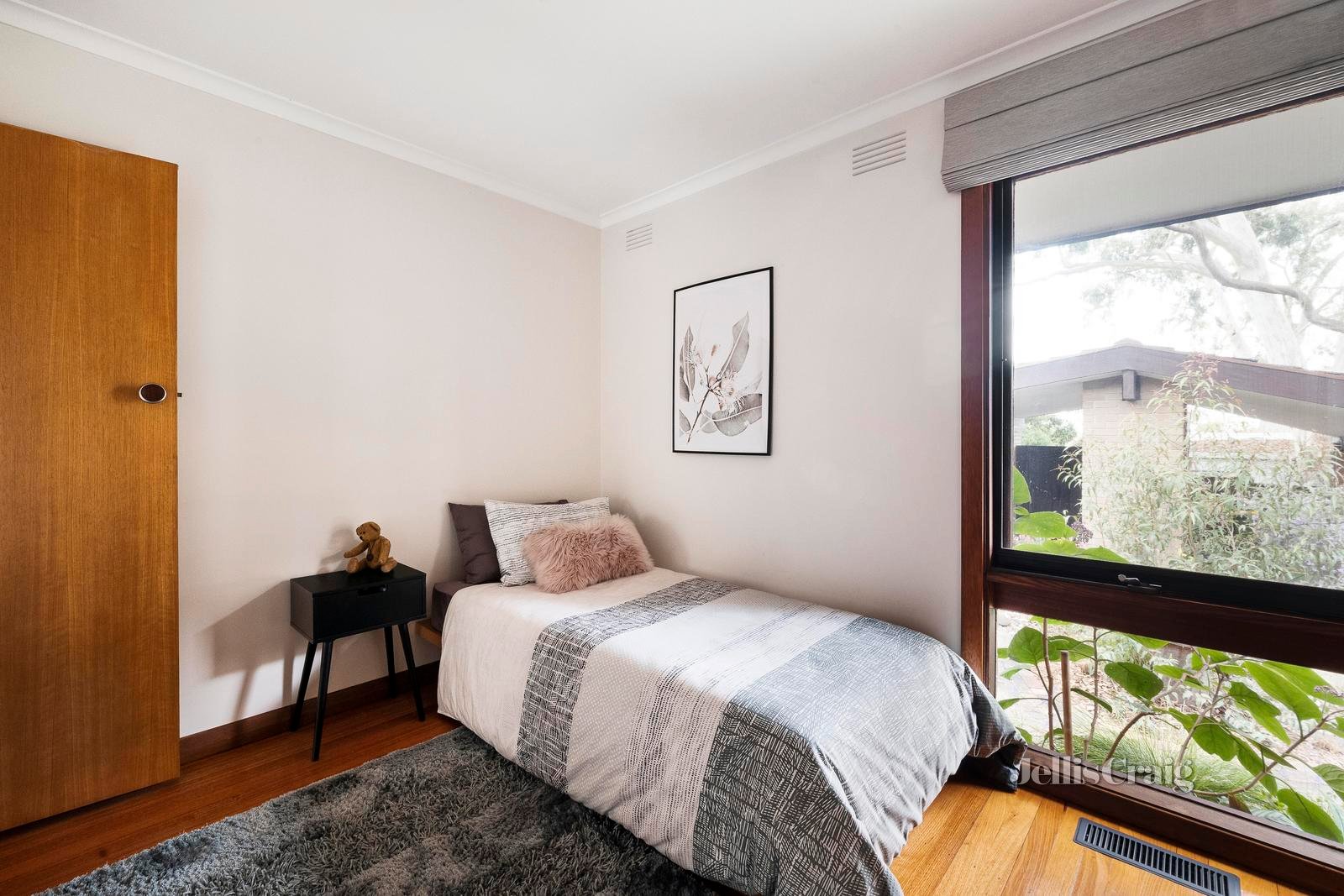 8 Carnon Street, Greensborough image 14