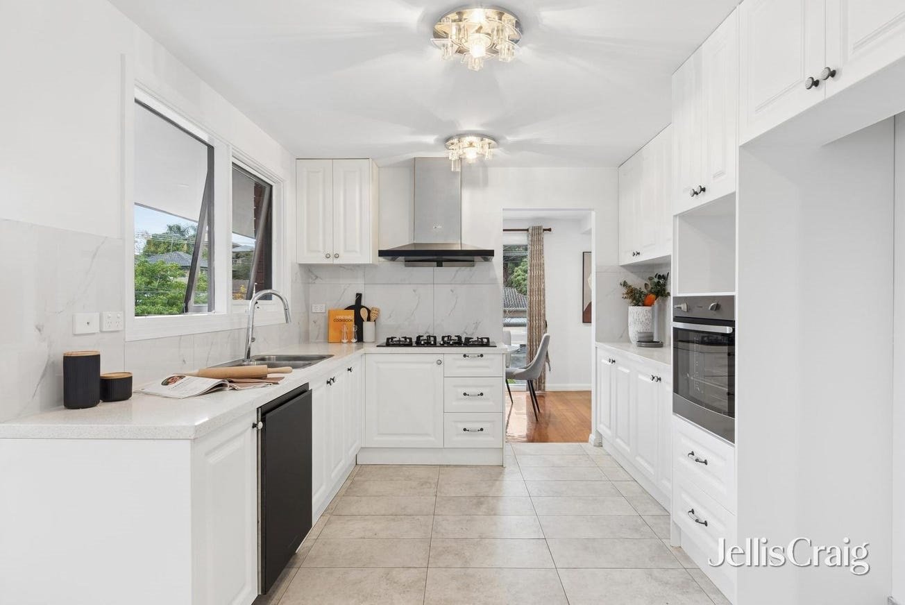 8 Cassinia Road, Templestowe&nbsp;Lower image 4