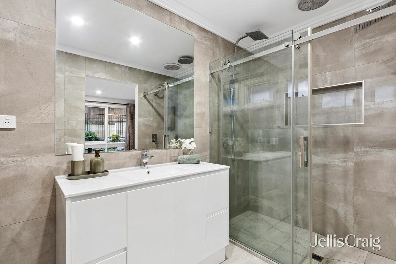 8 Cassinia Road, Templestowe&nbsp;Lower image 8