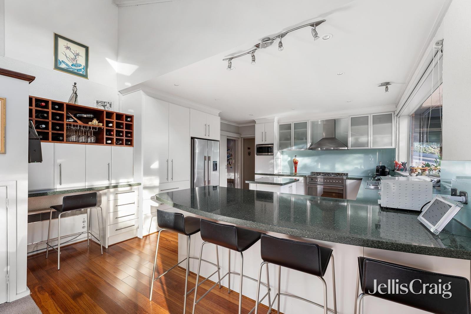 8 Chaim Court, Donvale image 5