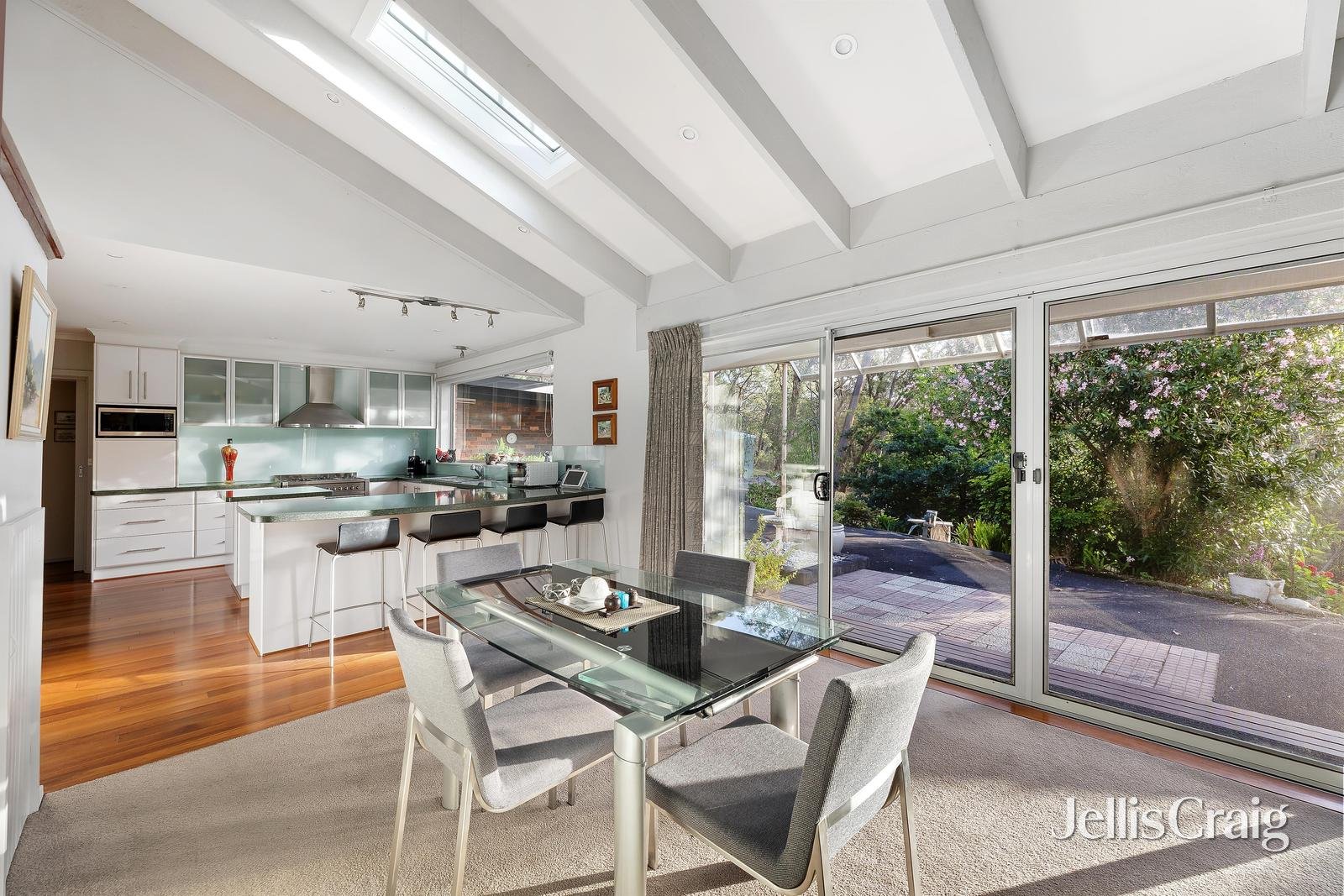 8 Chaim Court, Donvale image 6