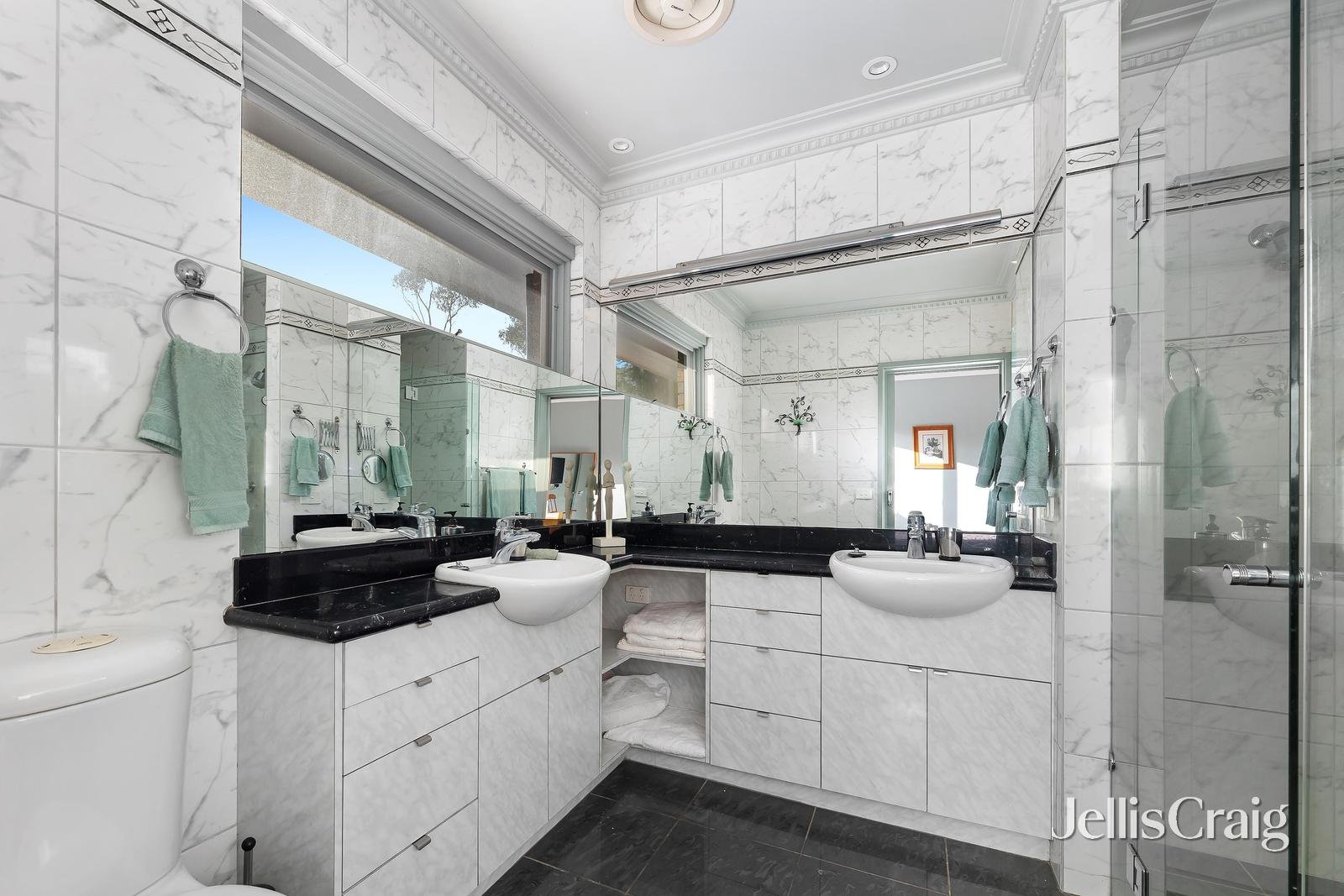 8 Chaim Court, Donvale image 12