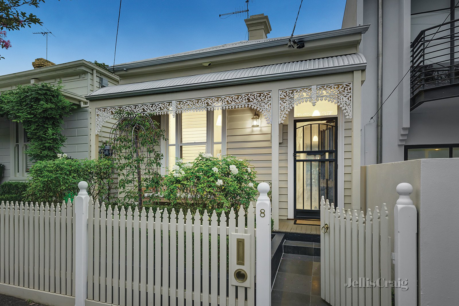 8 Clarendon Street, Armadale image 3