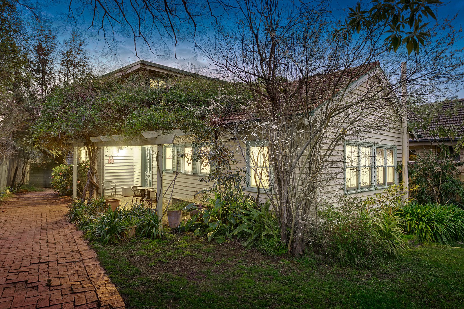 8 Clayton Road, Balwyn image 1