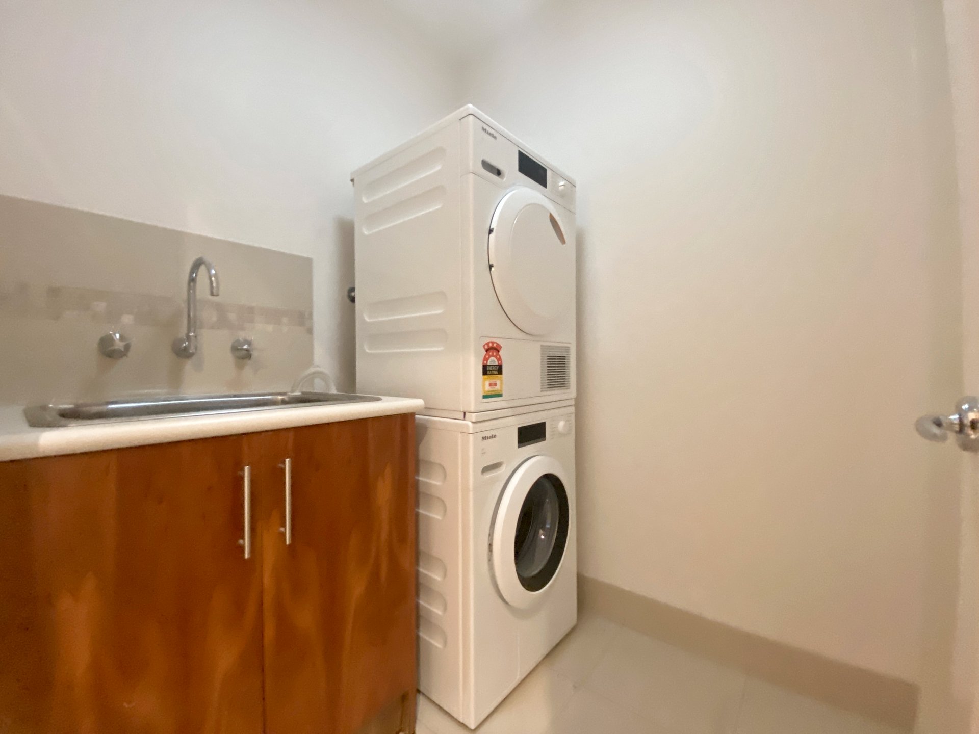 8 Collins Place, Geelong image 16