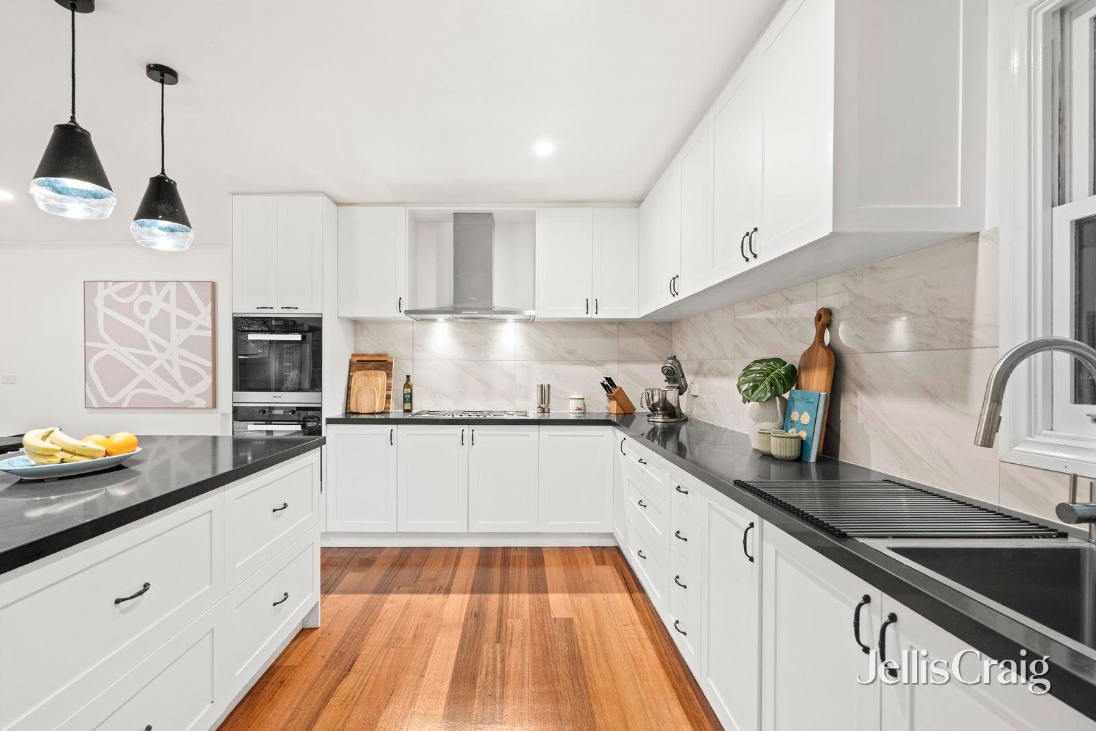 8 Colwyn Court, Donvale image 6