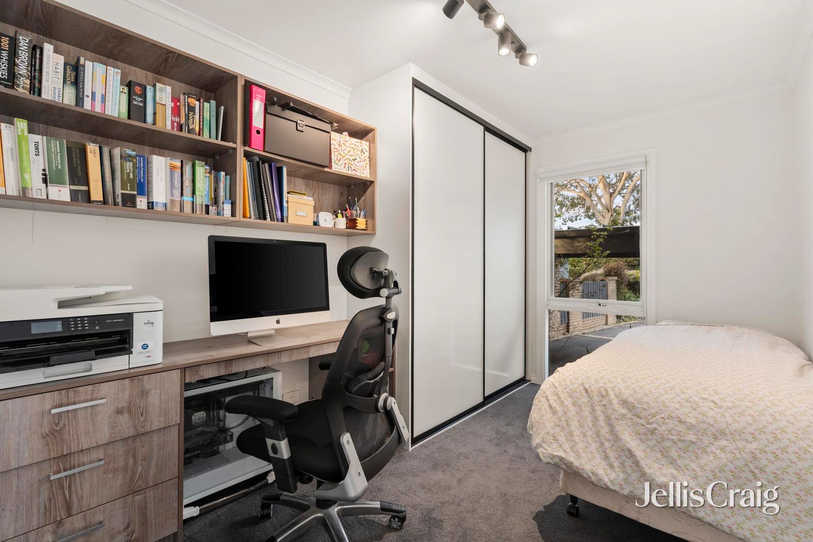 8 Colwyn Court, Donvale image 13