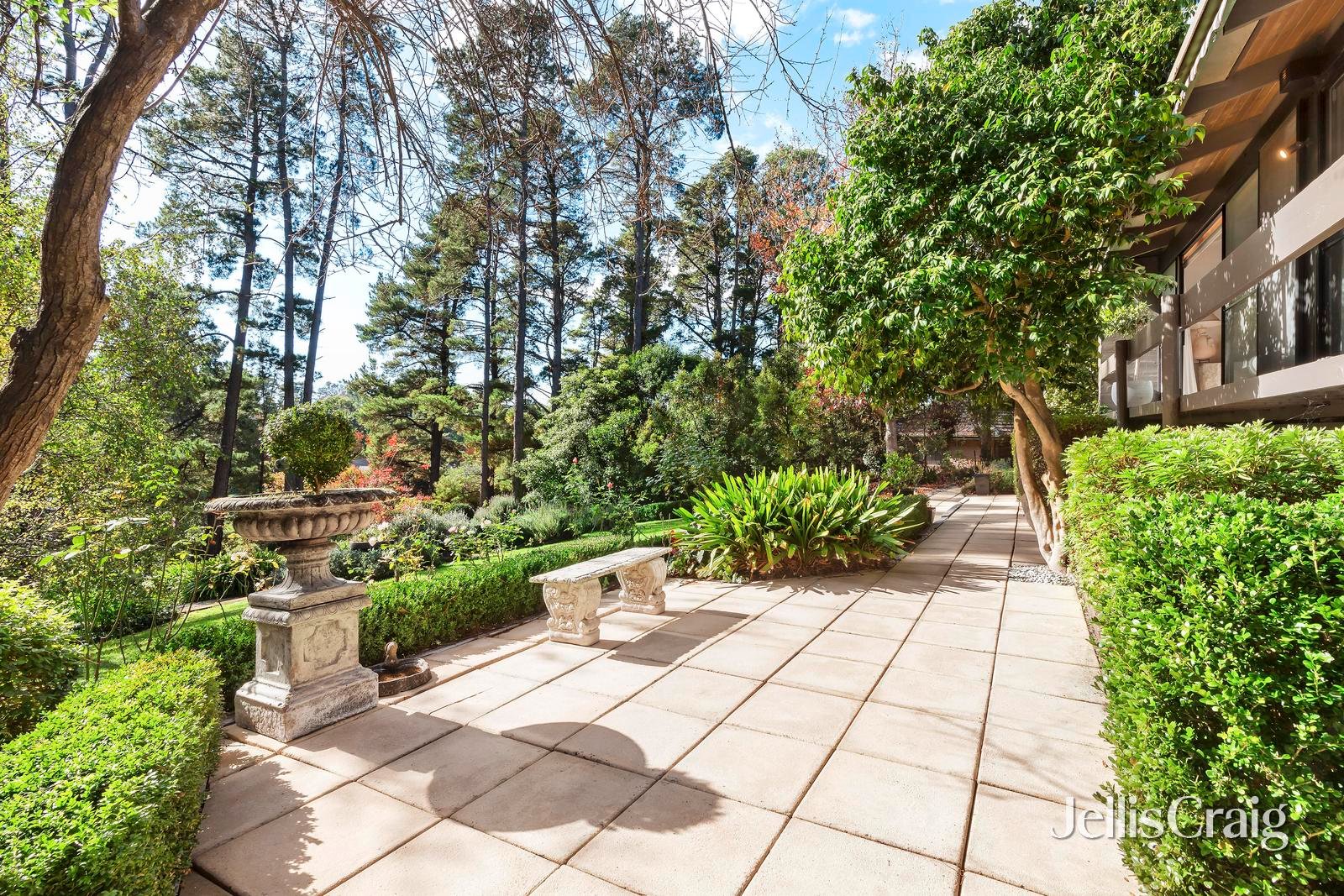 8 Conway Avenue, Donvale image 22