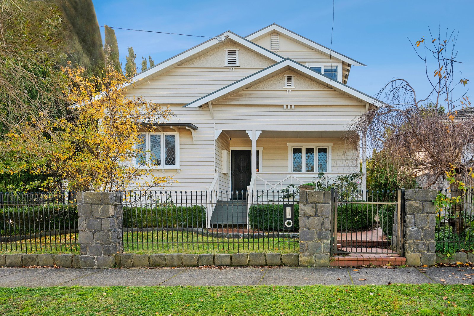 8 Cook Street Newtown