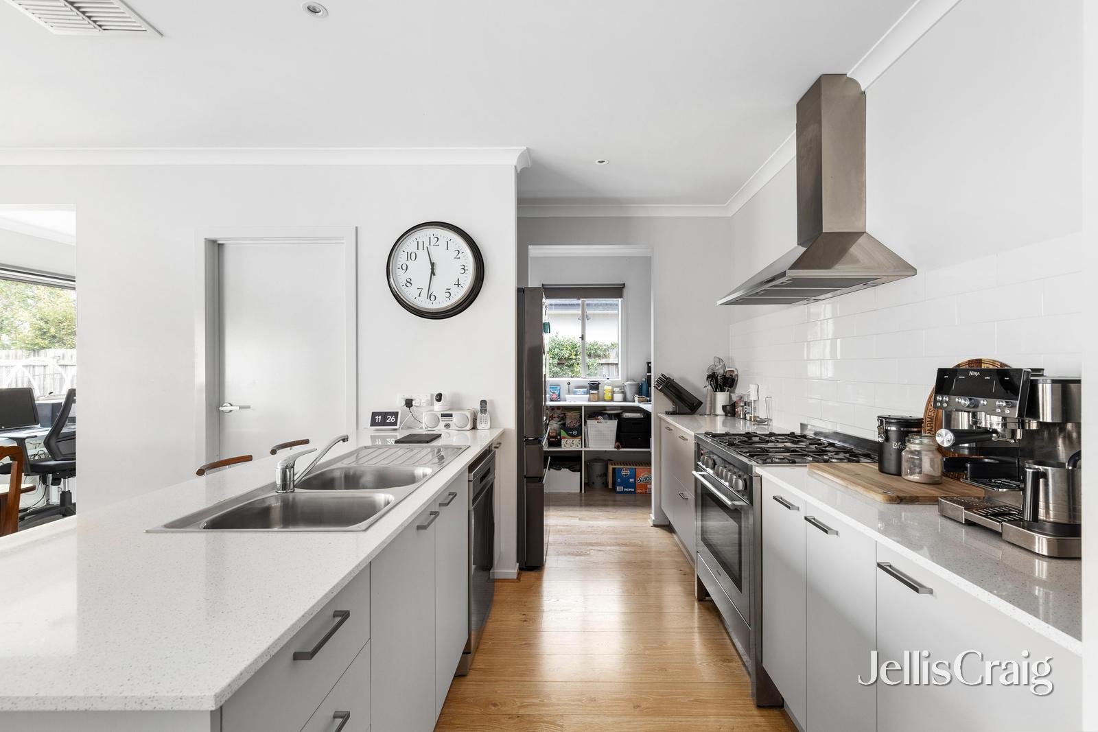 8 Cooma Street, Moorabbin image 2