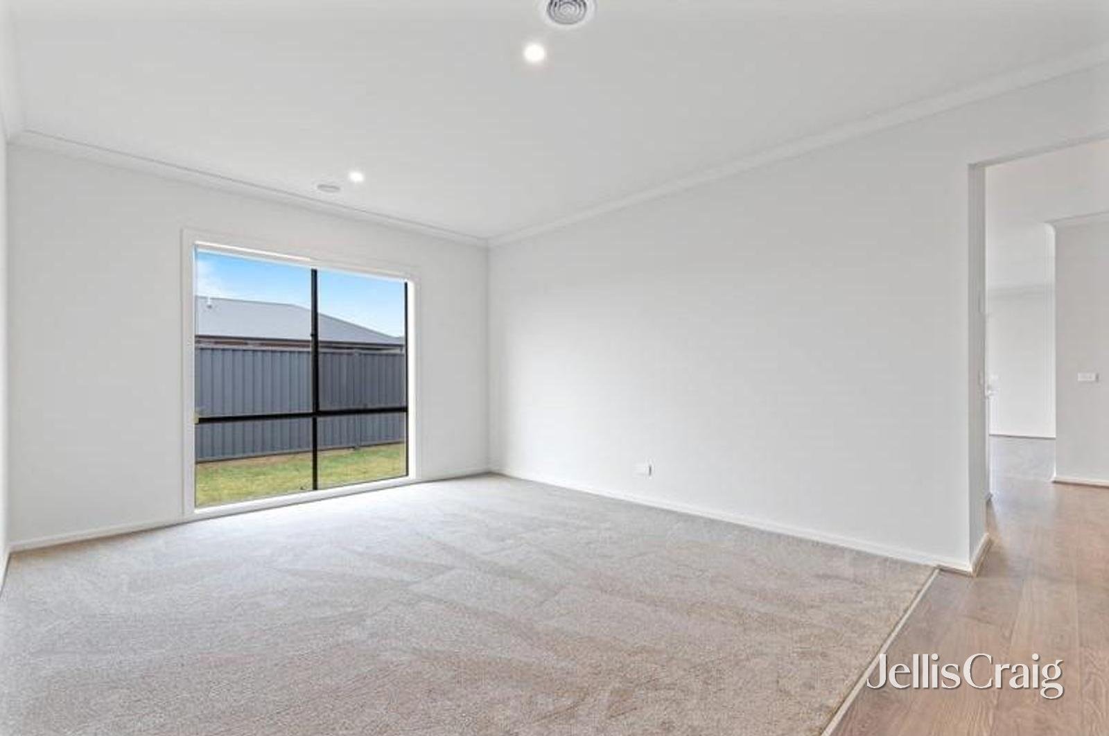 8 Cork Street, Alfredton image 2