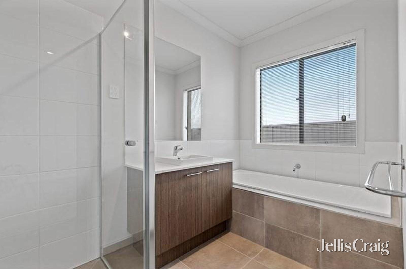 8 Cork Street, Alfredton image 8