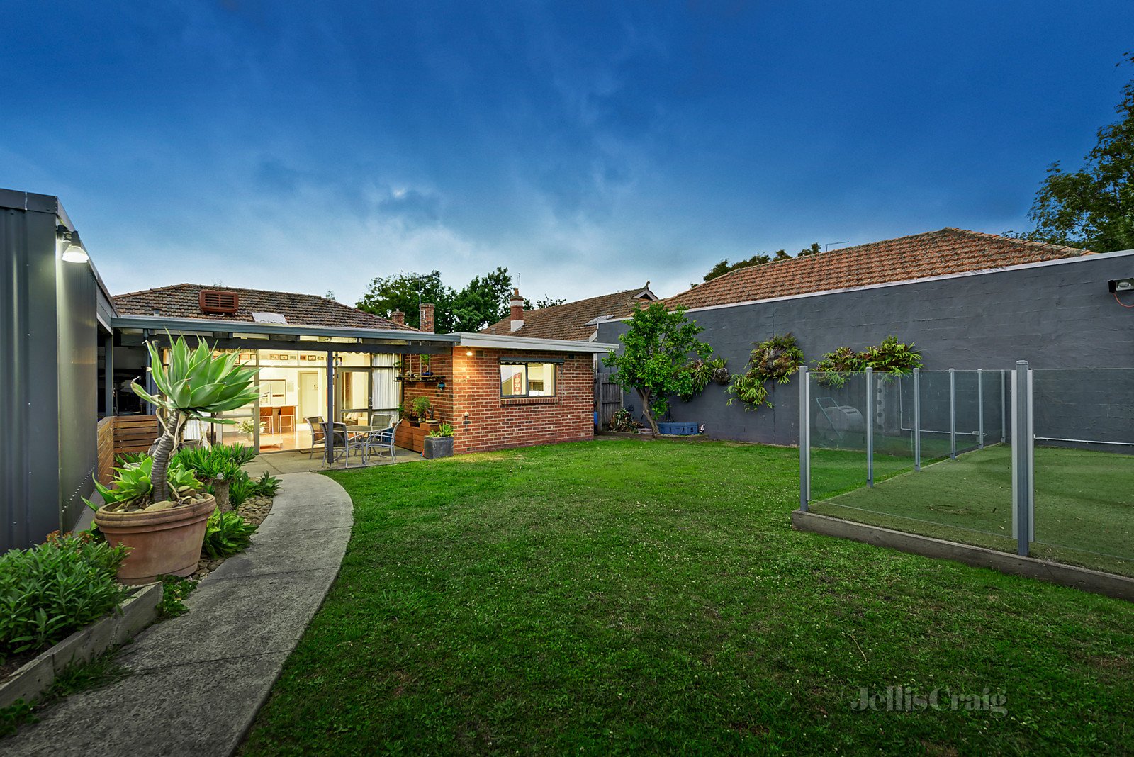 8 Courang Road, Glen Iris image 4