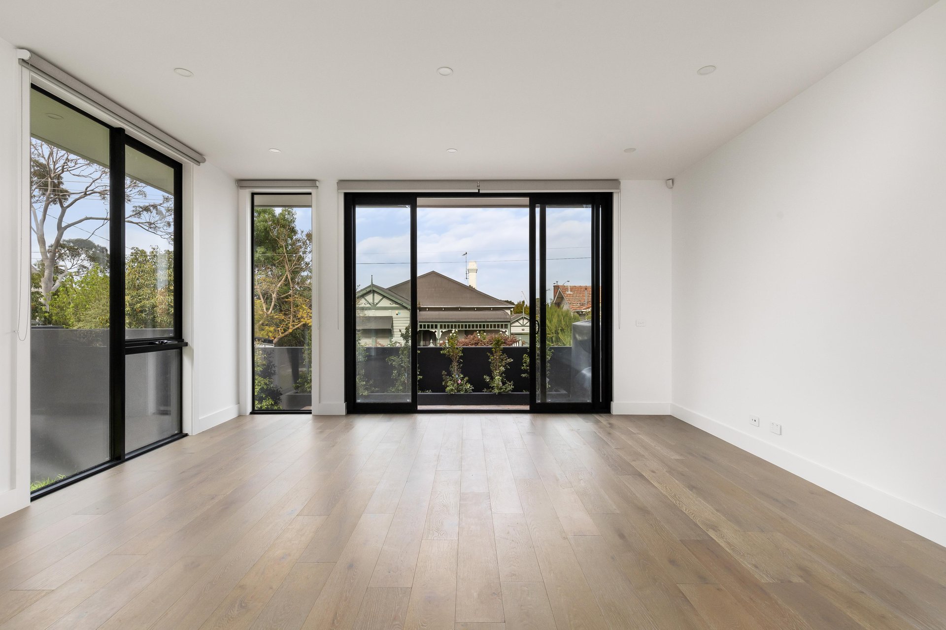 8 Cowra Street, Brighton image 5