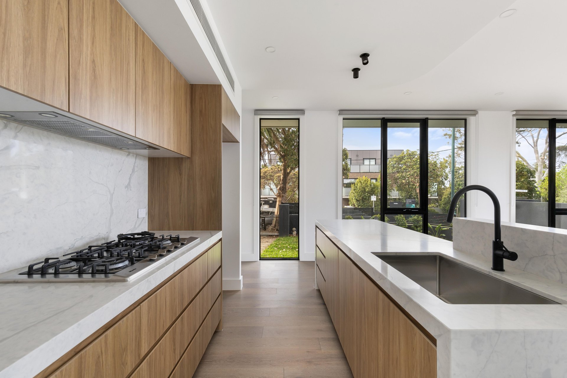 8 Cowra Street, Brighton image 3