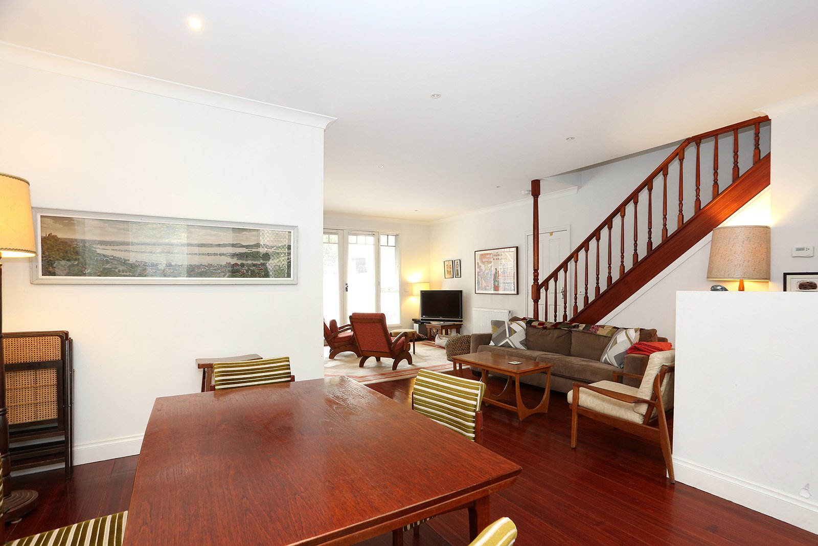 8 Creek Parade, Northcote image 2