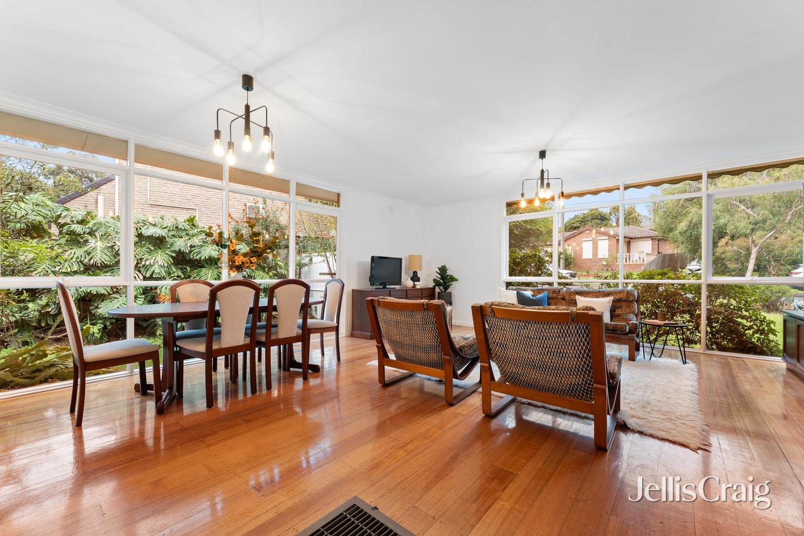 8 Crimson Avenue, Blackburn&nbsp;South image 4