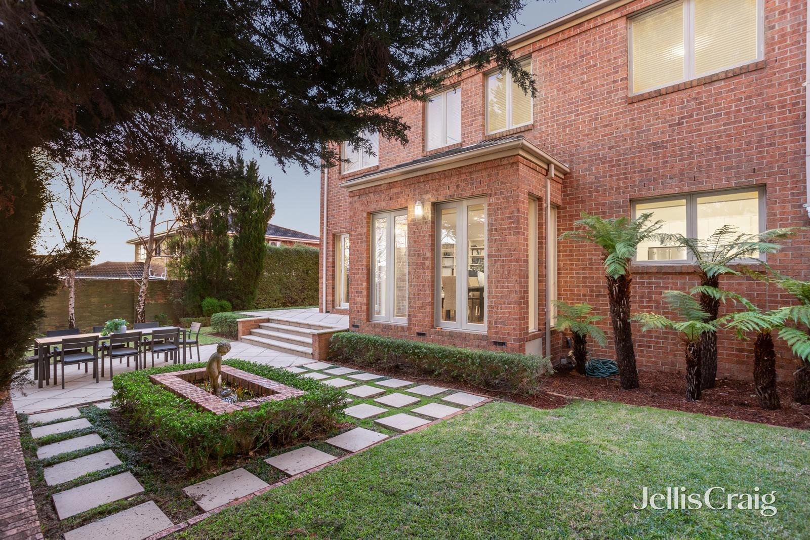 8 Crown Avenue, Camberwell image 18