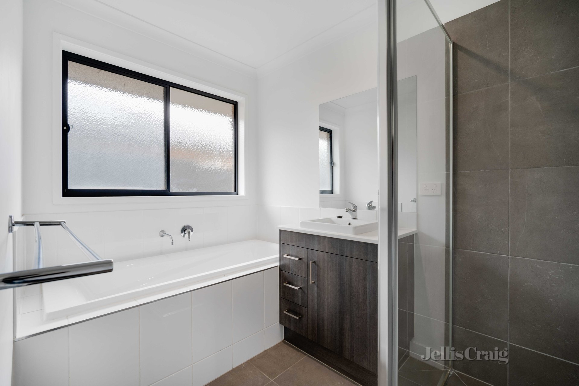 8 Crowther Drive, Lucas image 7