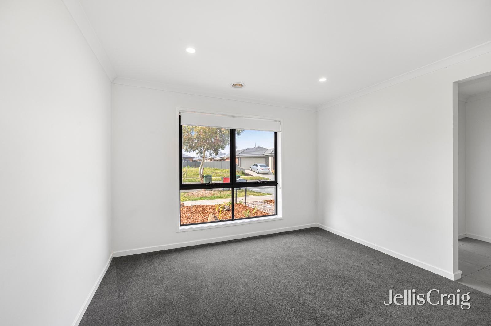 8 Crowther Drive, Lucas image 2