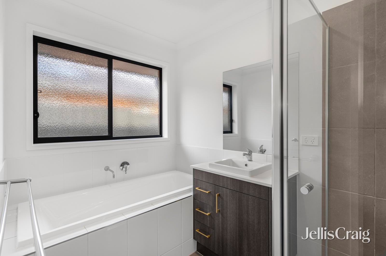 8 Crowther Drive, Lucas image 6