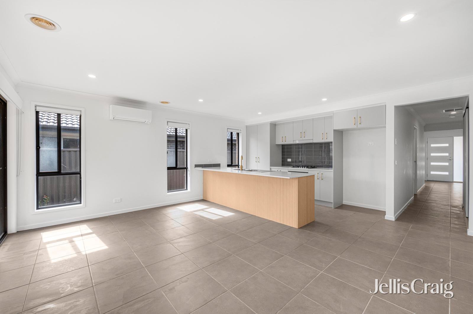 8 Crowther Drive, Lucas image 8