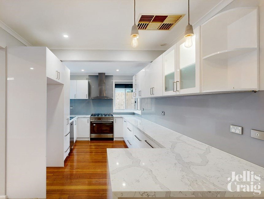 8 Curtin Street, Bentleigh East image 3