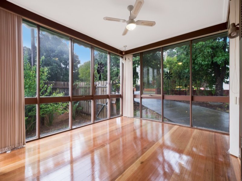 8 Cypress Avenue, Burwood image 2