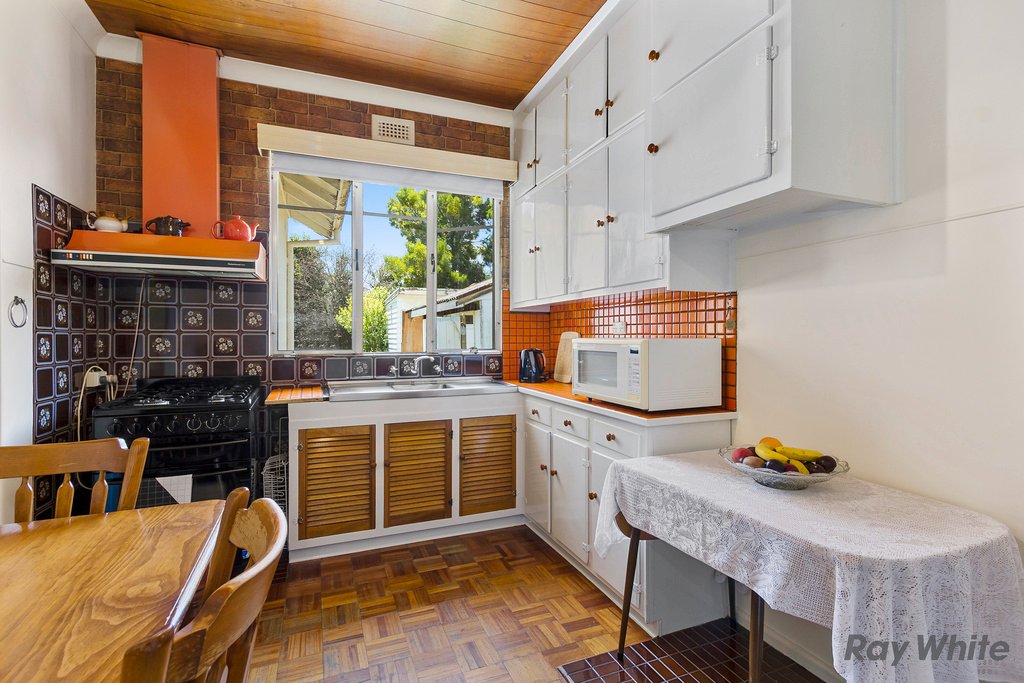 8 Cyril Street, Box Hill South image 6