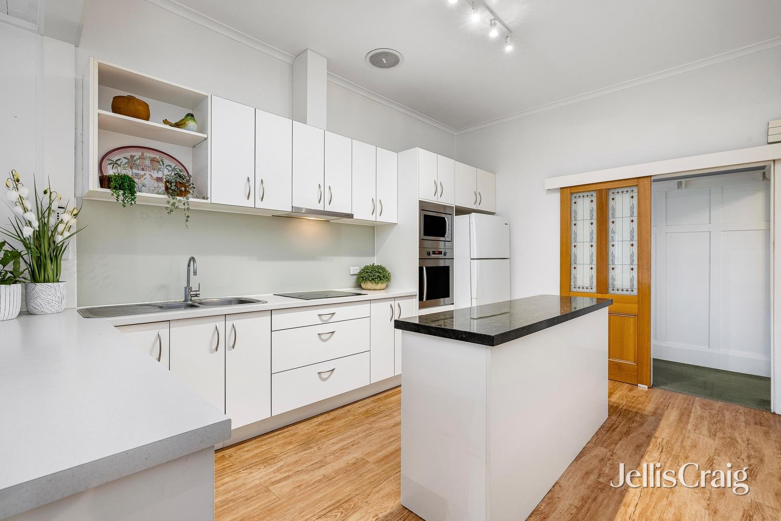 8 Daly Road, Sandringham image 5