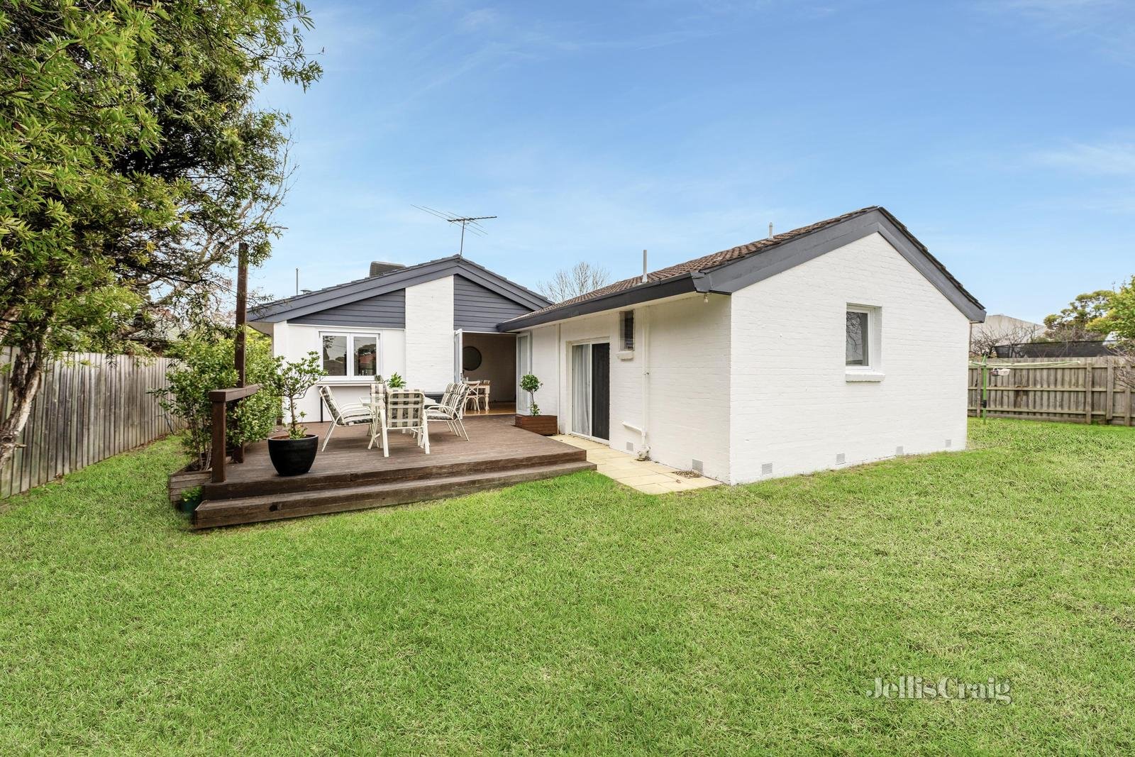 8 Daniel Court, Mentone image 10