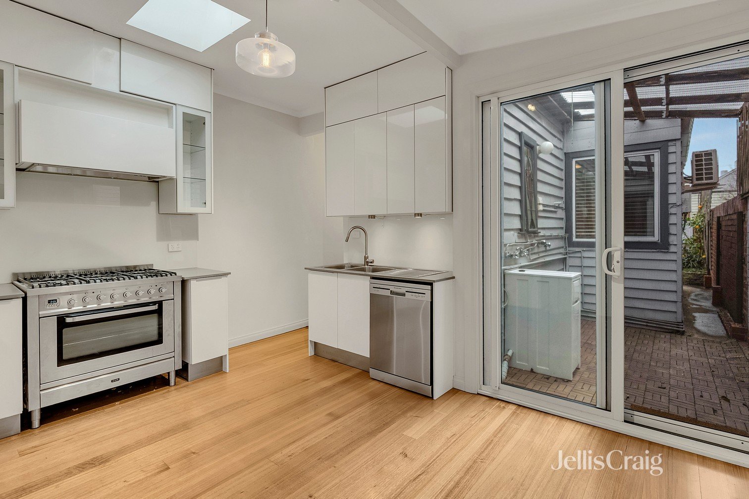 8 David Street, Brunswick image 3